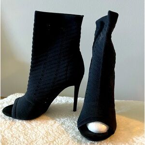 Brand New Shoedazzle Black Peep toe Booties Size 8